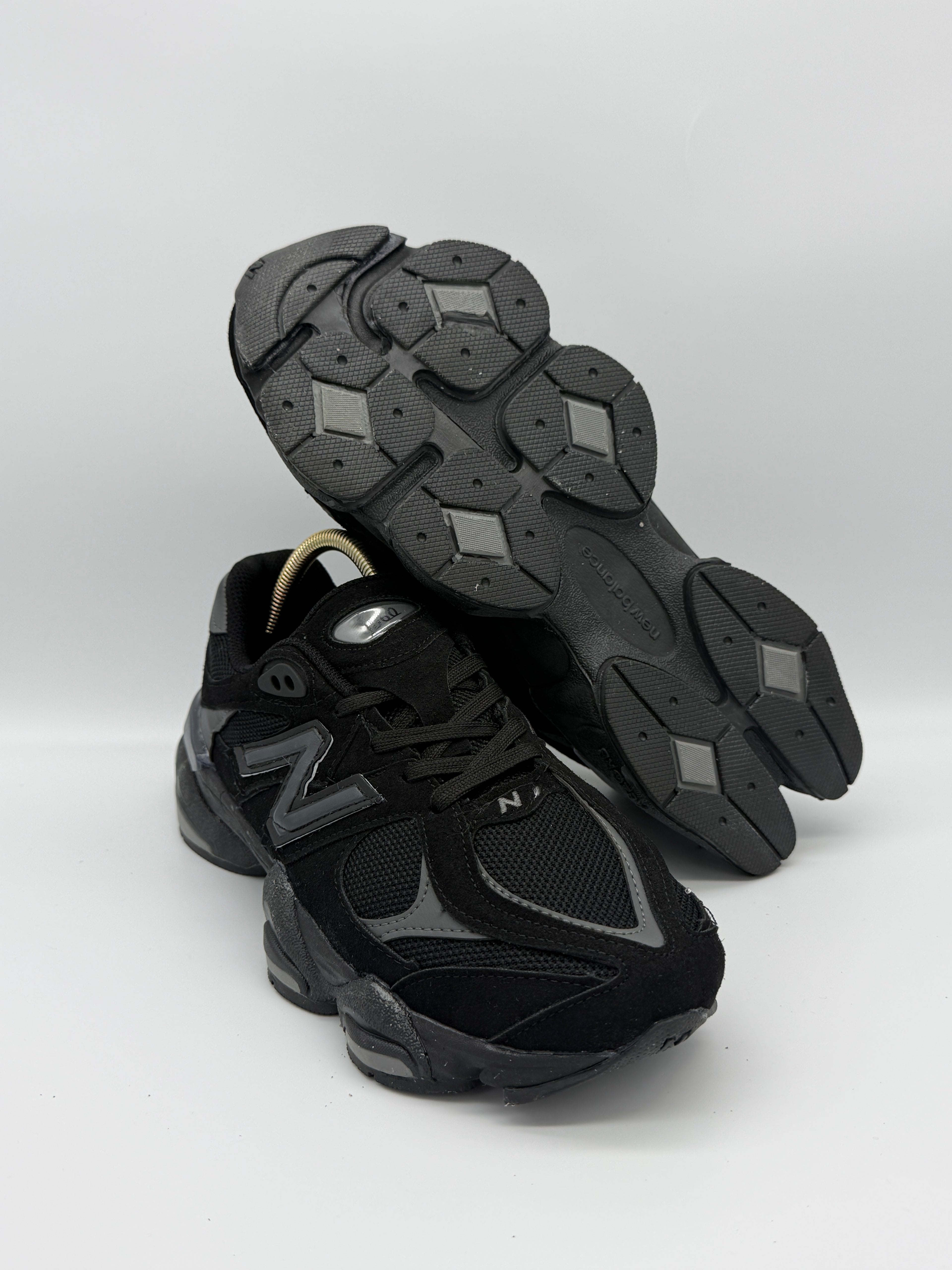 Мъжки маратонки New Balance 9060 в черно