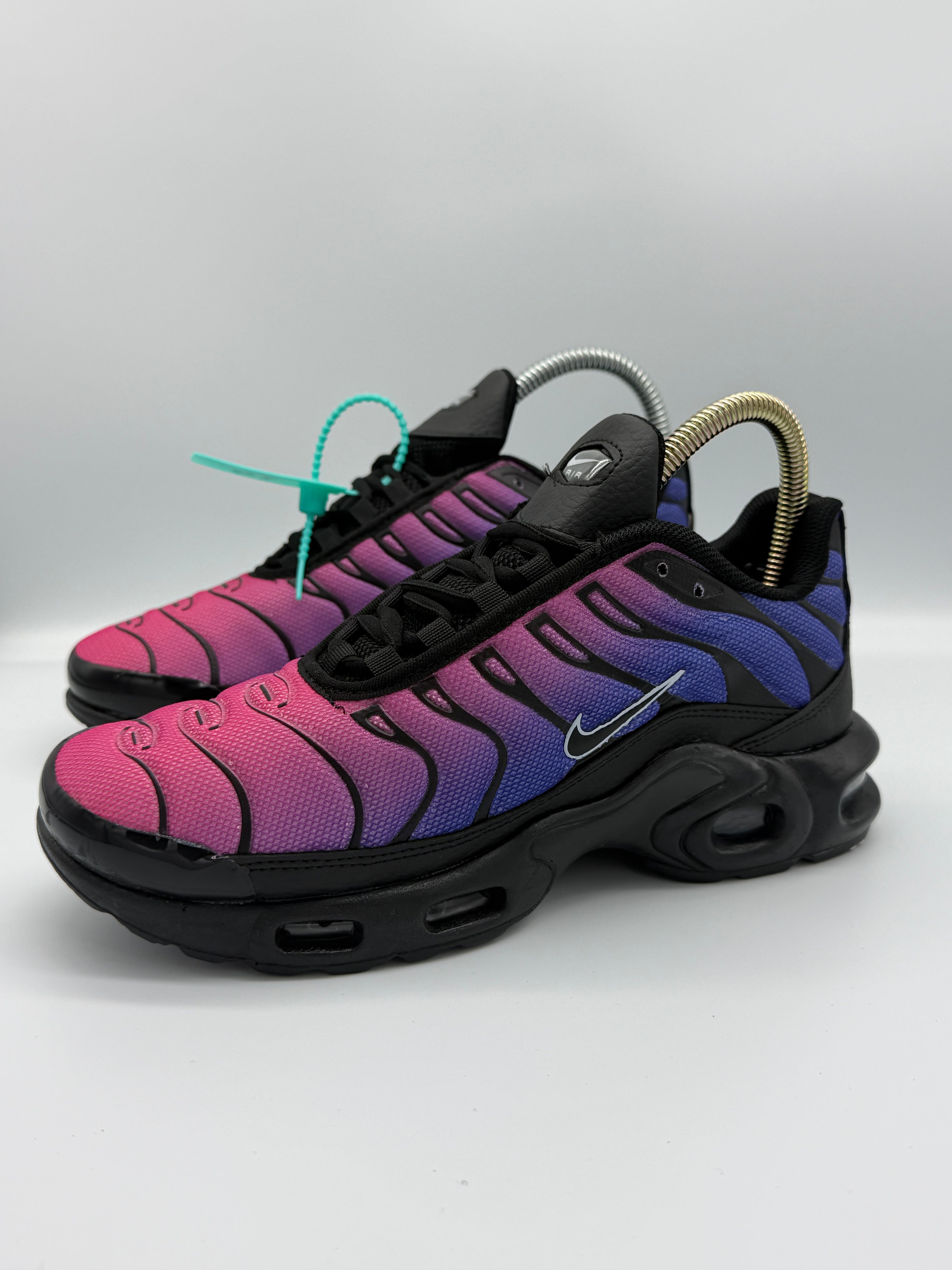Дамски маратонки Nike TN в синьо и розово с преливащ ефект