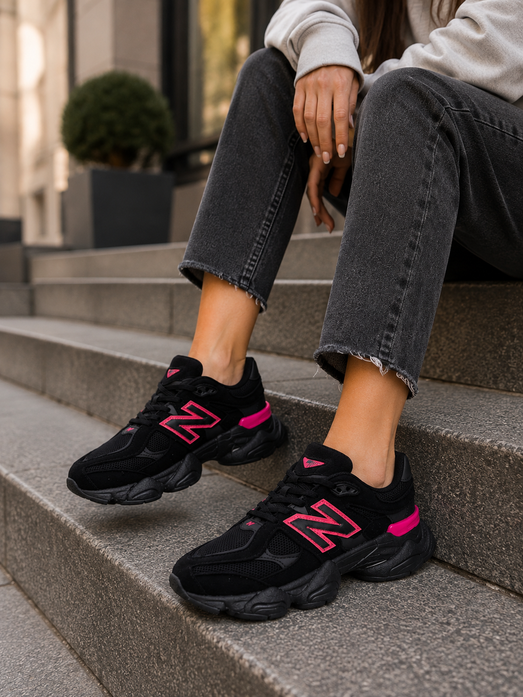 Дамски маратонки New Balance 9060 – черни с розови акценти