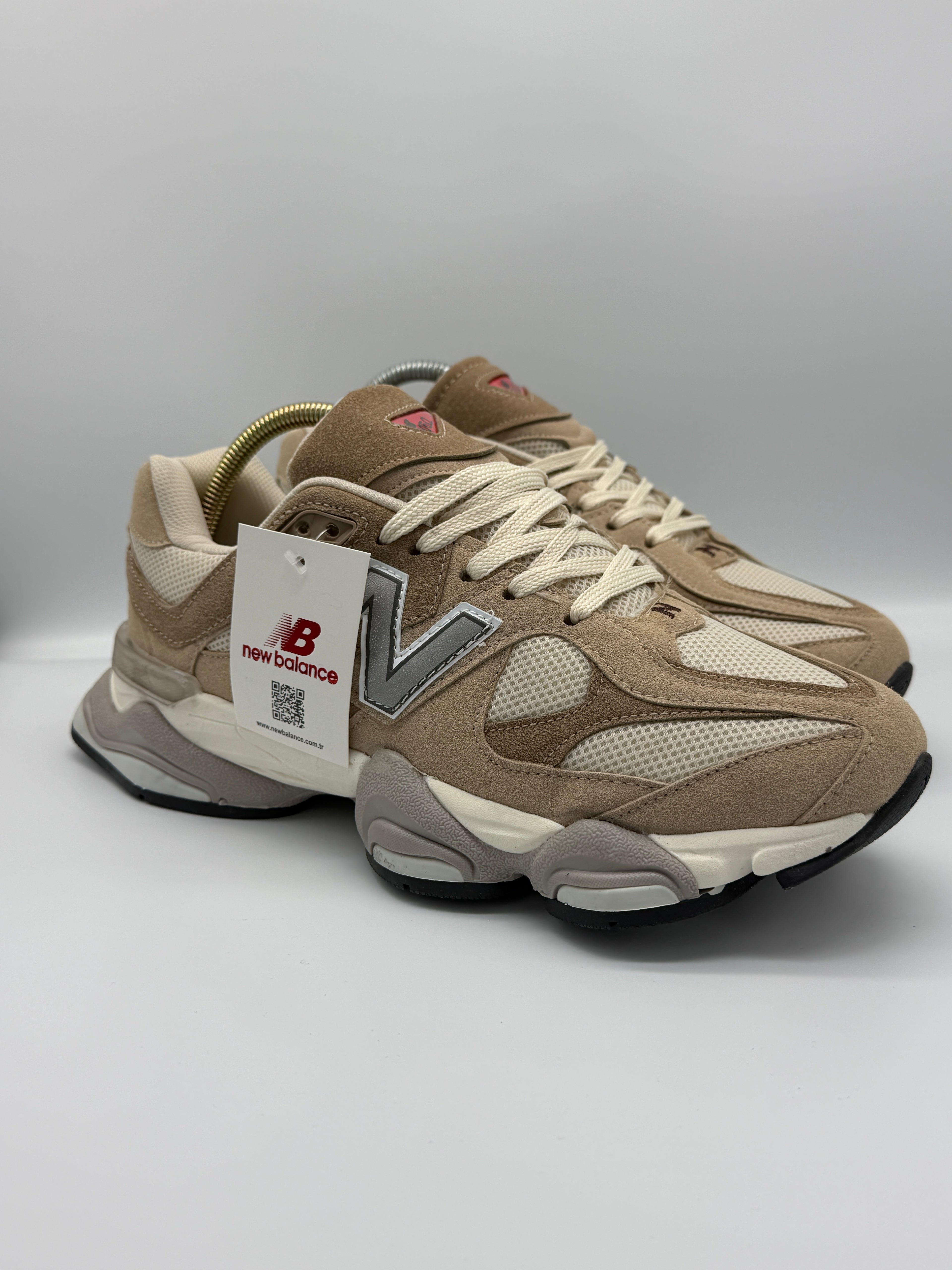 Мъжки маратонки New Balance 9060 в бежово и сиво