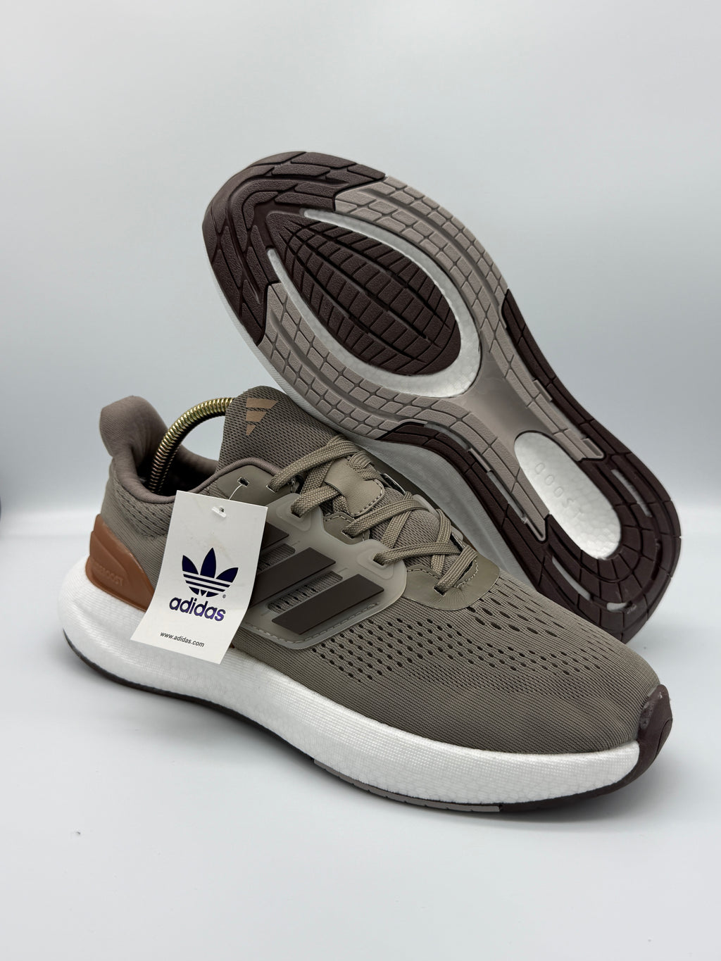 Мъжки маратонки Adidas в кафяво