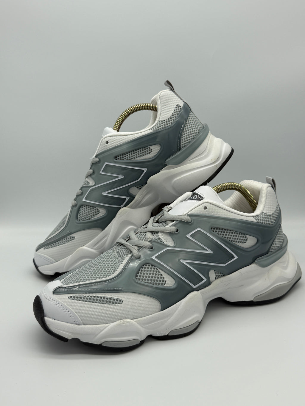 Мъжки маратонки New Balance 9060 в бяло и сиво