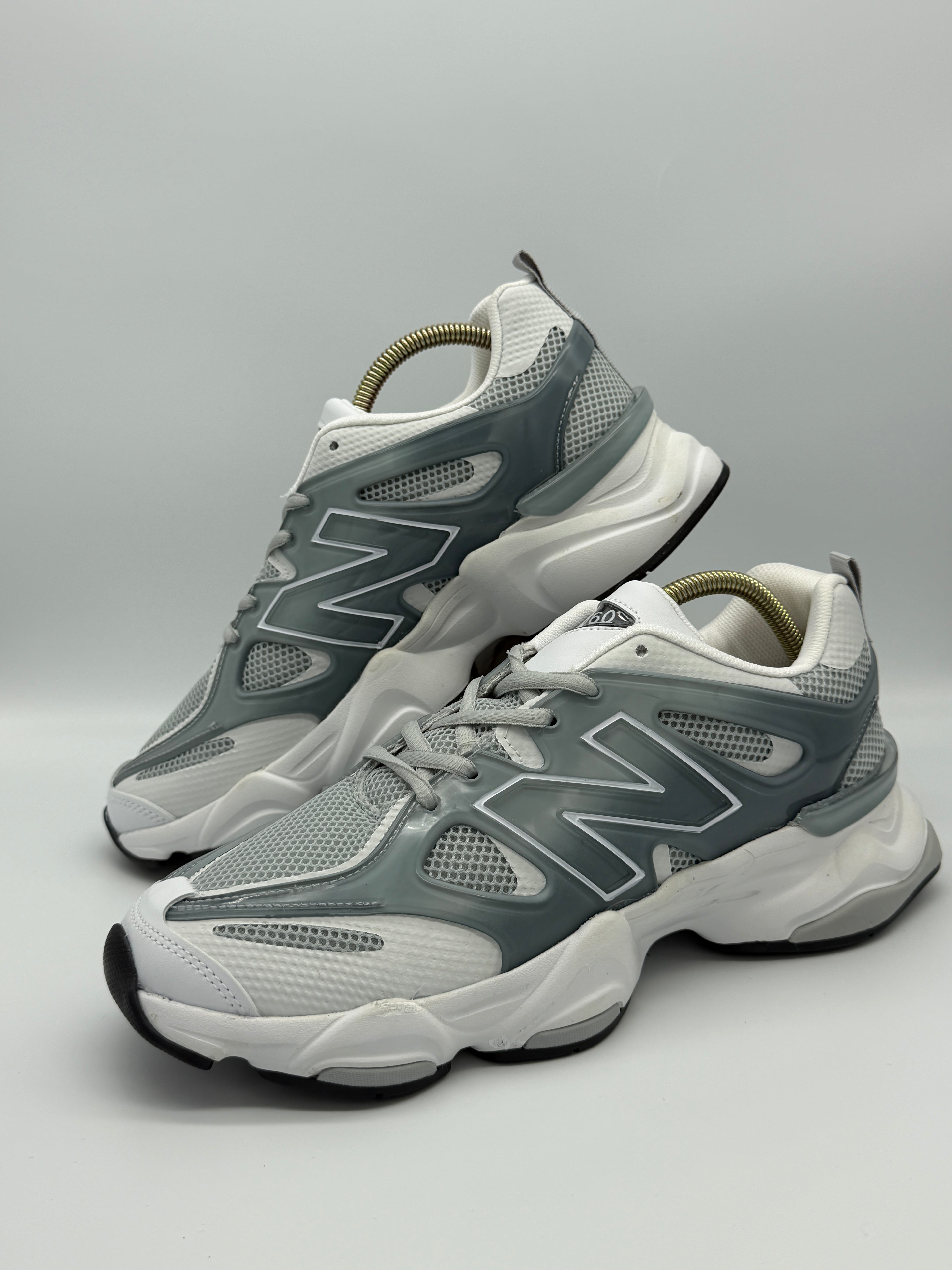 Мъжки маратонки New Balance 9060 в бяло и сиво