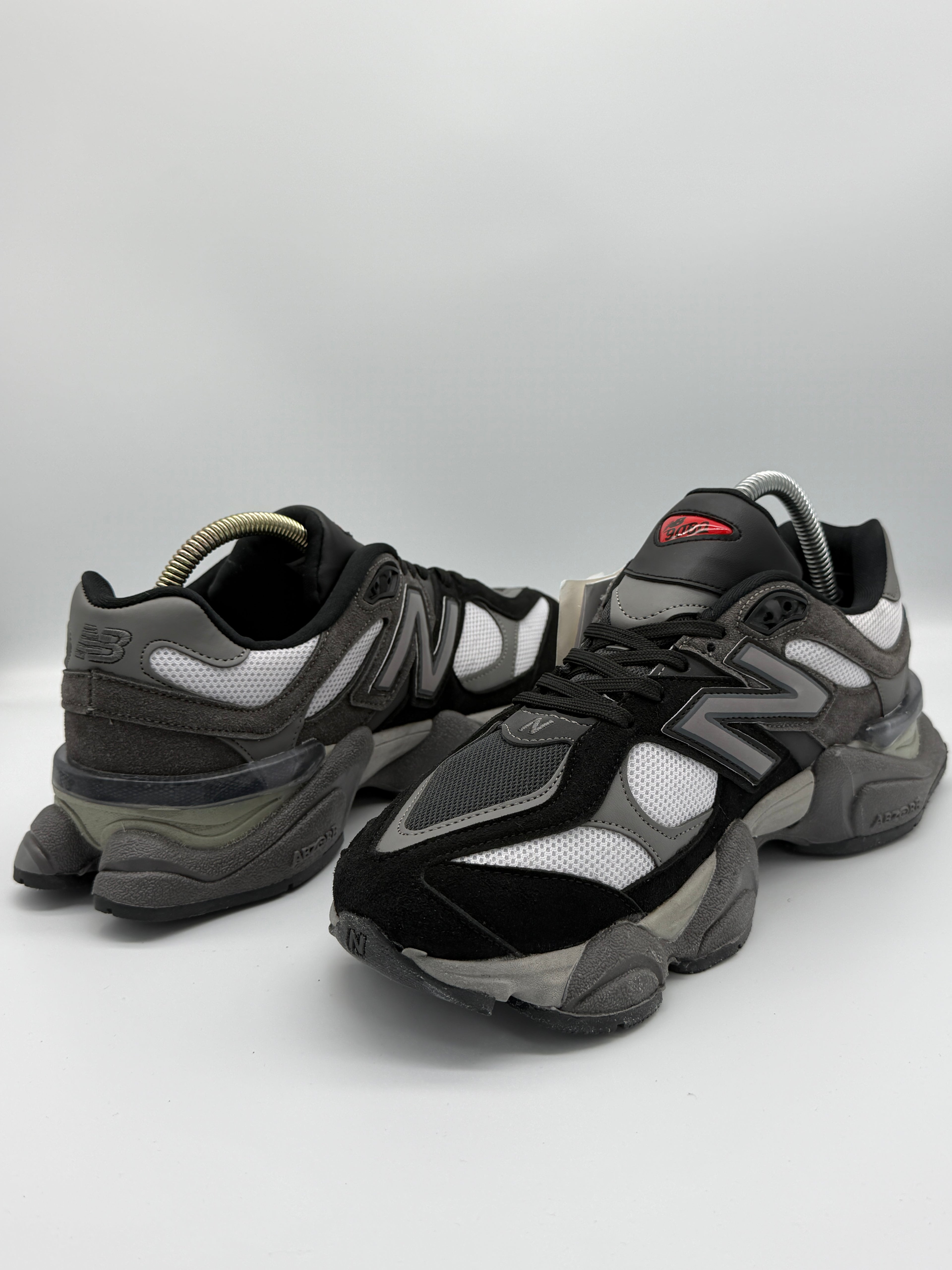 Мъжки маратонки New Balance 9060 в черно, сиво и бяло