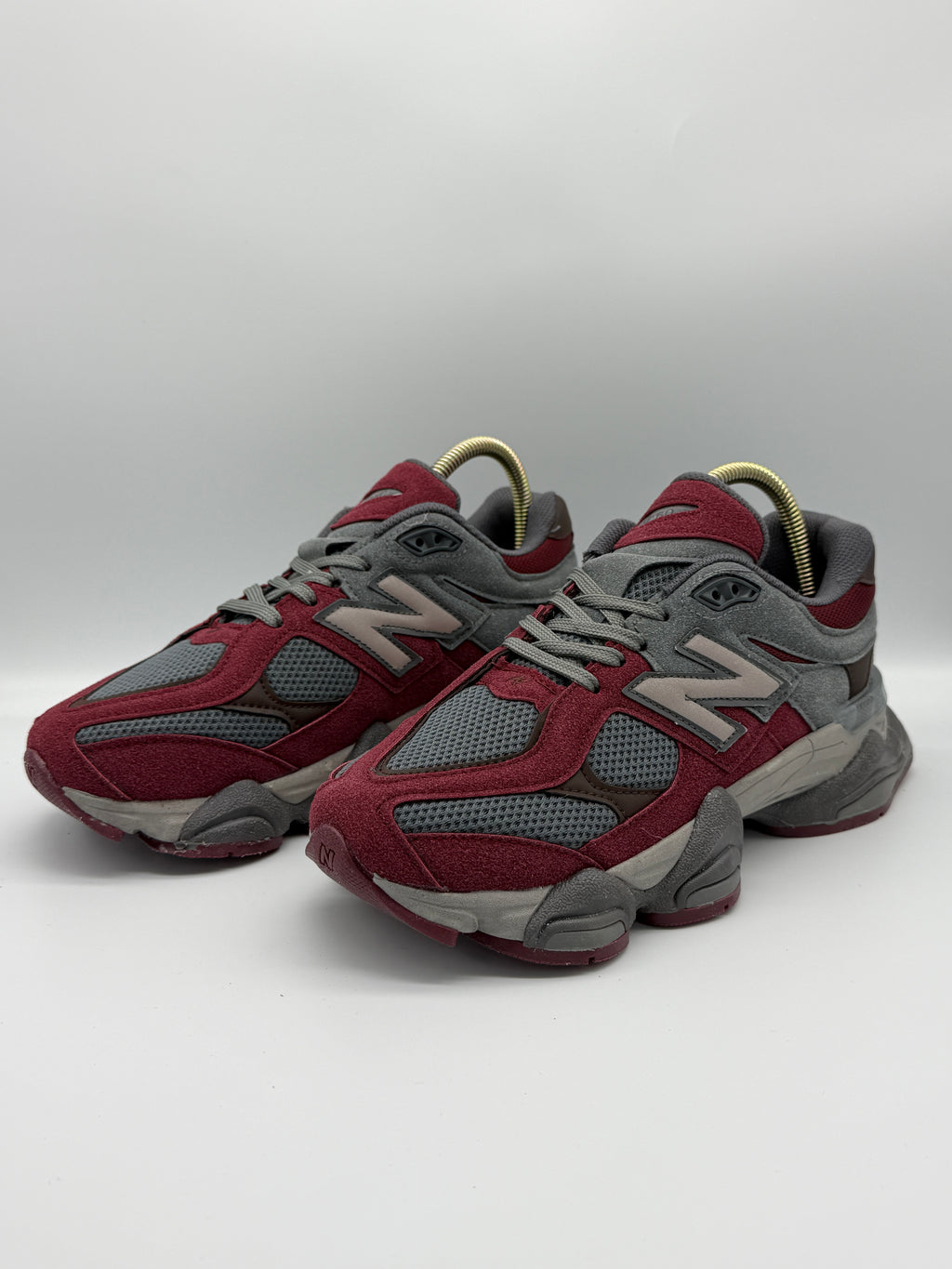 Дамски маратонки New Balance 9060 в бордо и тъмносиво