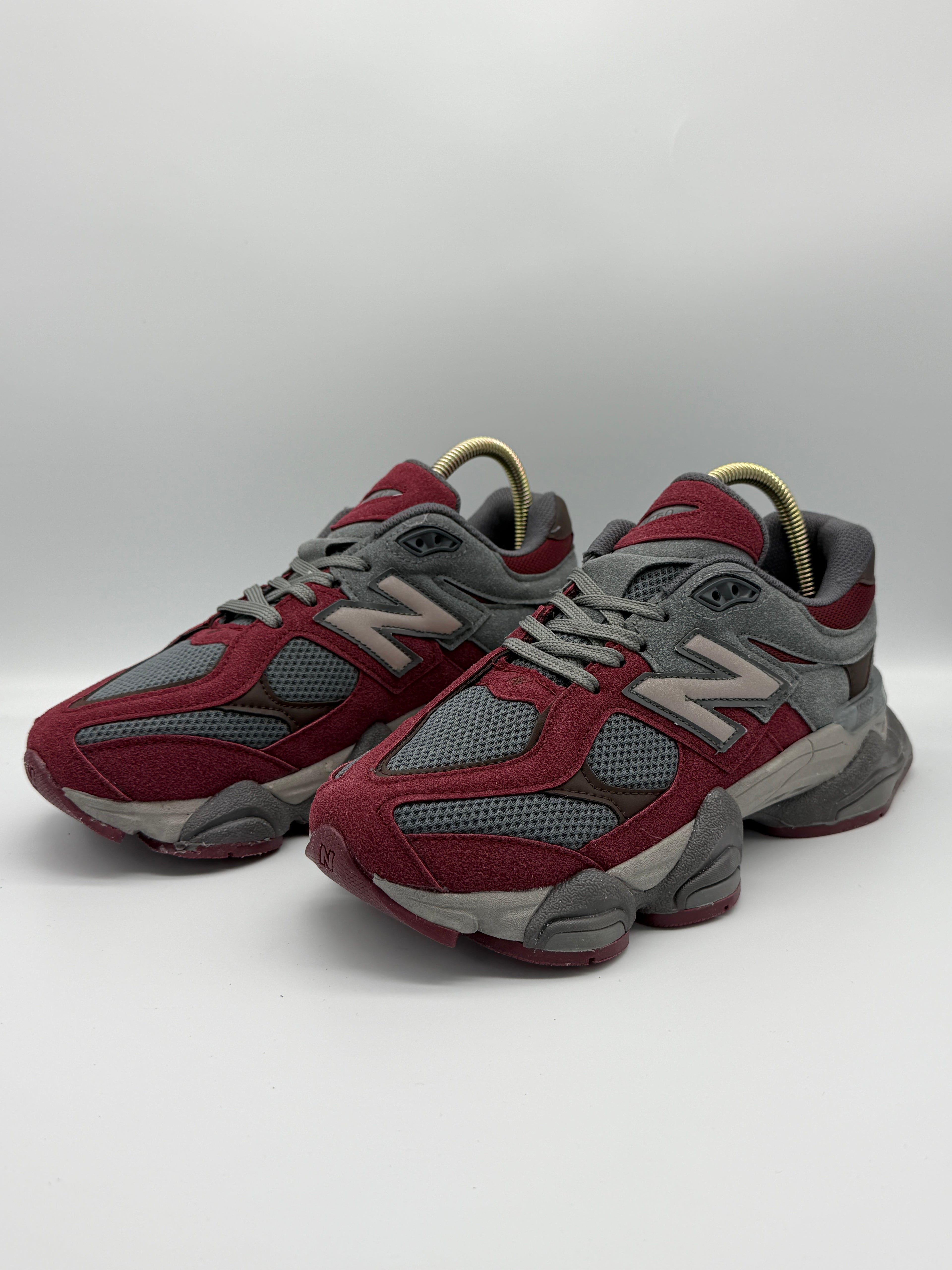 Дамски маратонки New Balance 9060 в бордо и тъмносиво