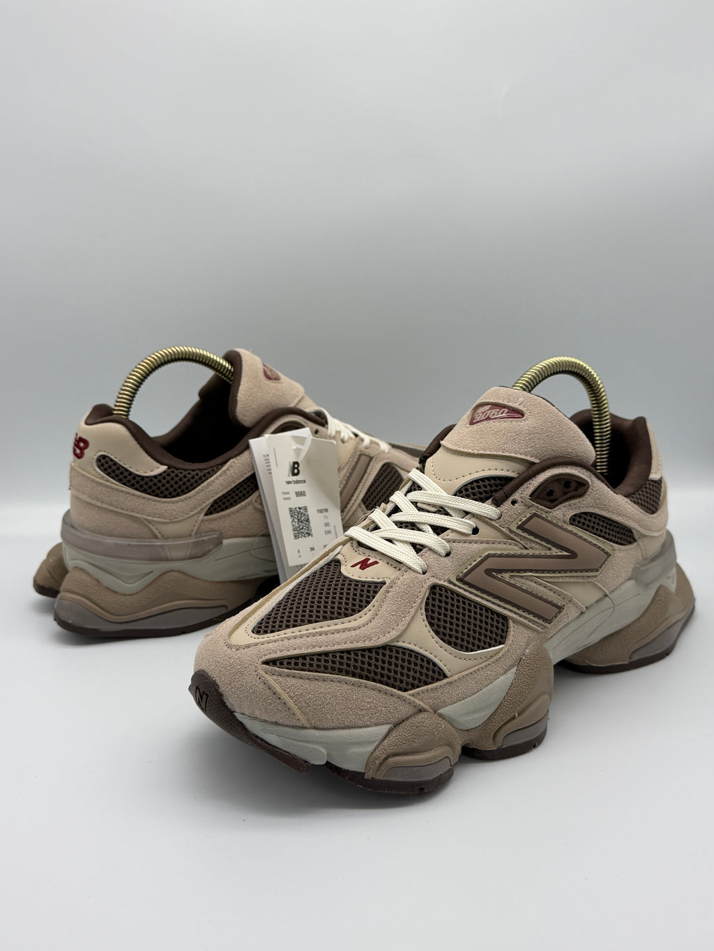 Маратонки New Balance 9060 в бежово и кафяво