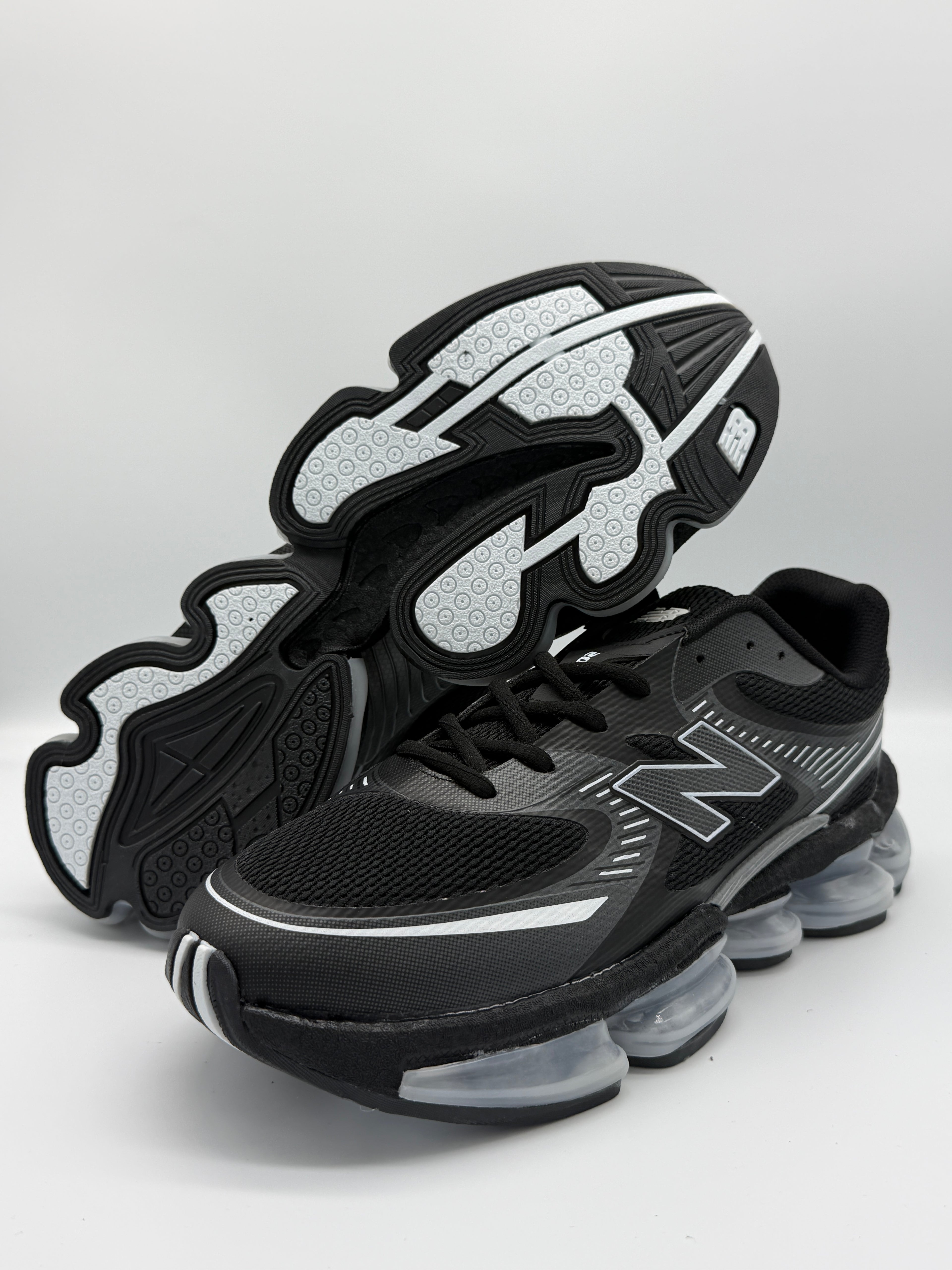 Мъжки маратонки New Balance 2000 в черно, сиво и бяло