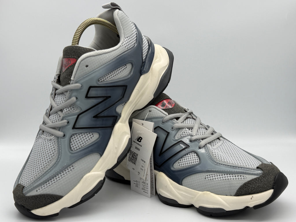 Маратонки New Balance в сиво, кремаво и тъмносиньо