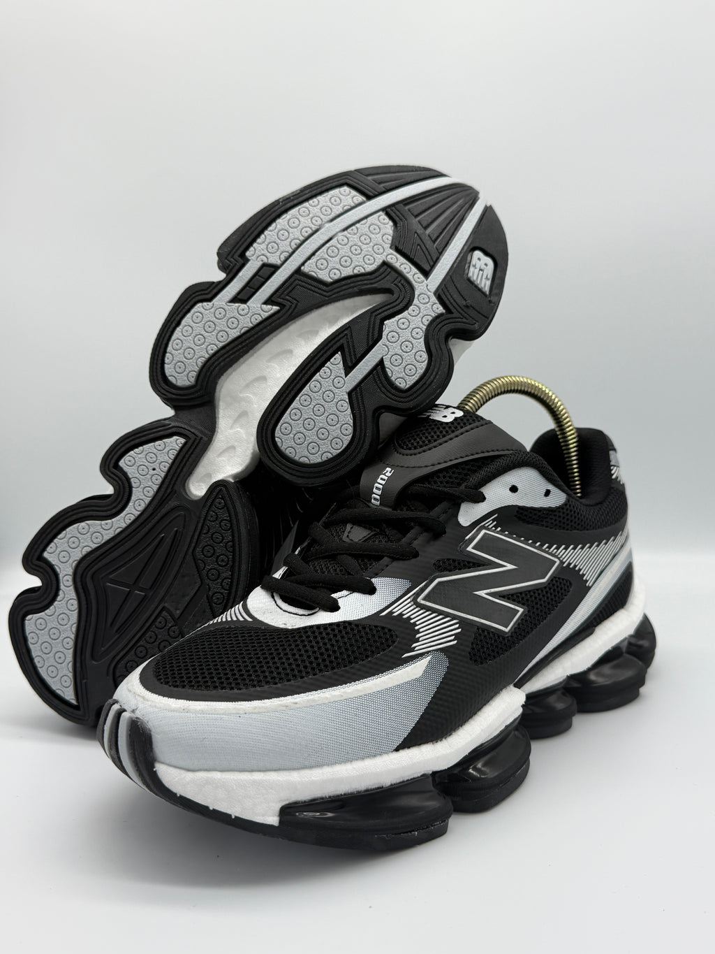 Мъжки маратонки New Balance 2000 в черно и бяло