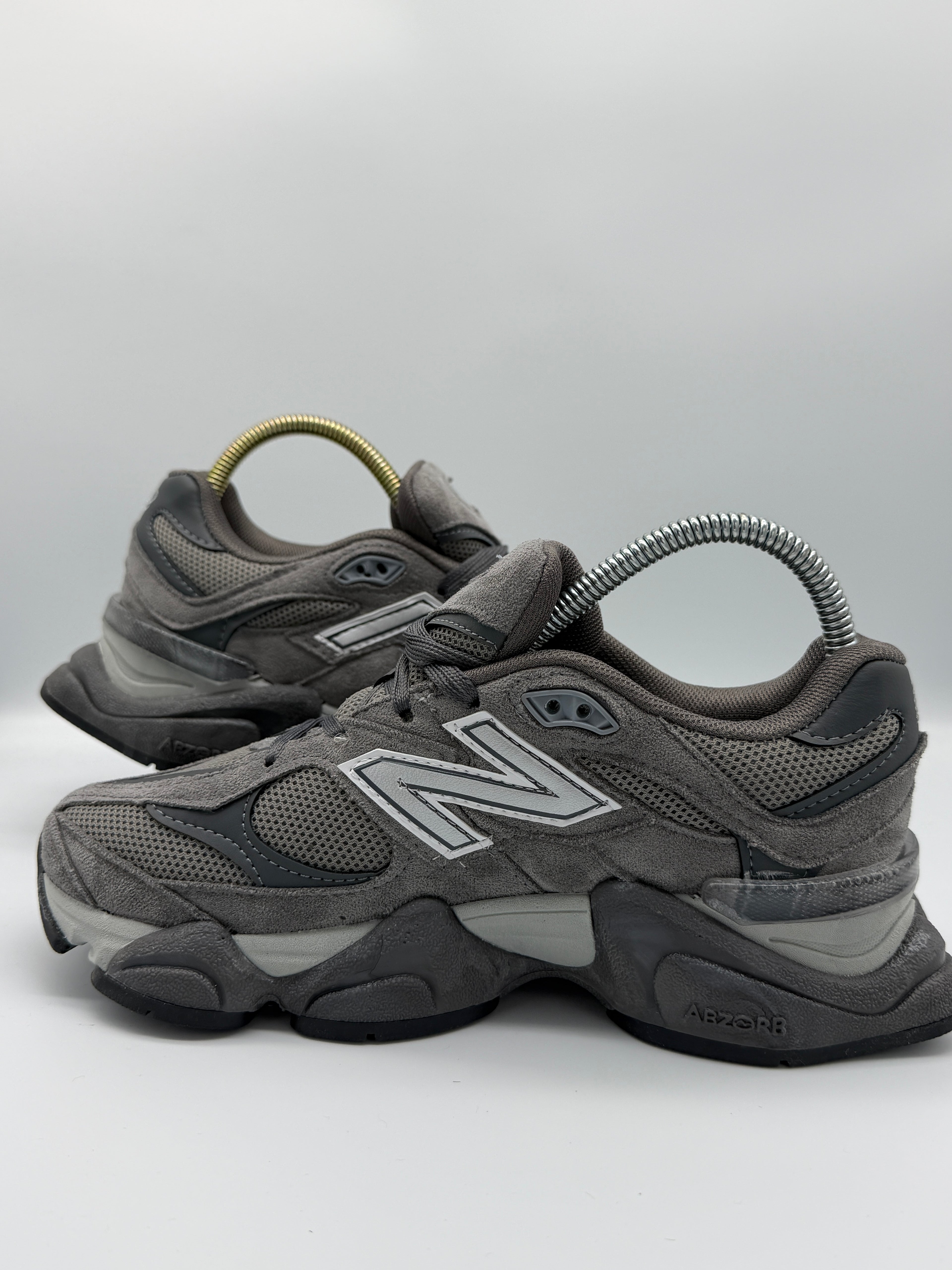 Дамски маратонки New Balance 9060 в сив цвят