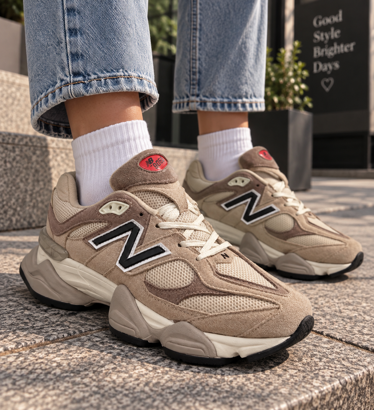 Женски маратонки New Balance 9060 в бежов цвят