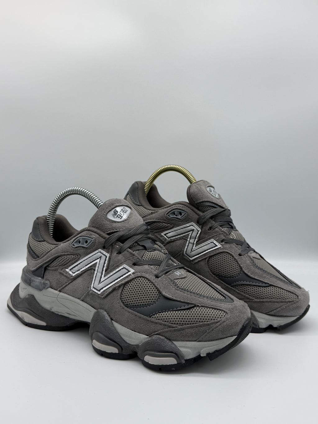 Дамски маратонки New Balance 9060 в сив цвят