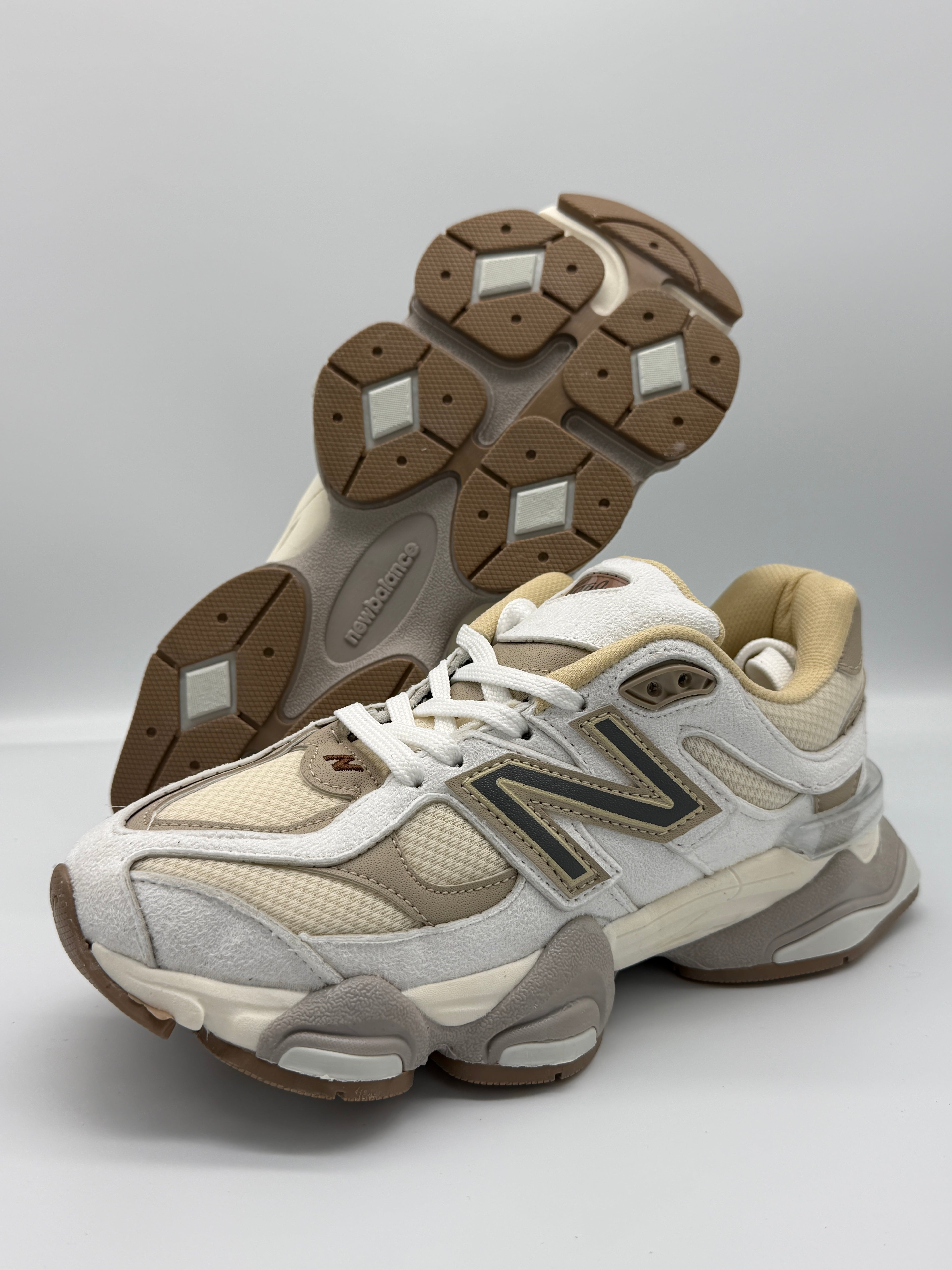 Mаратонки New Balance 9060 в бяло, бежово и сиво