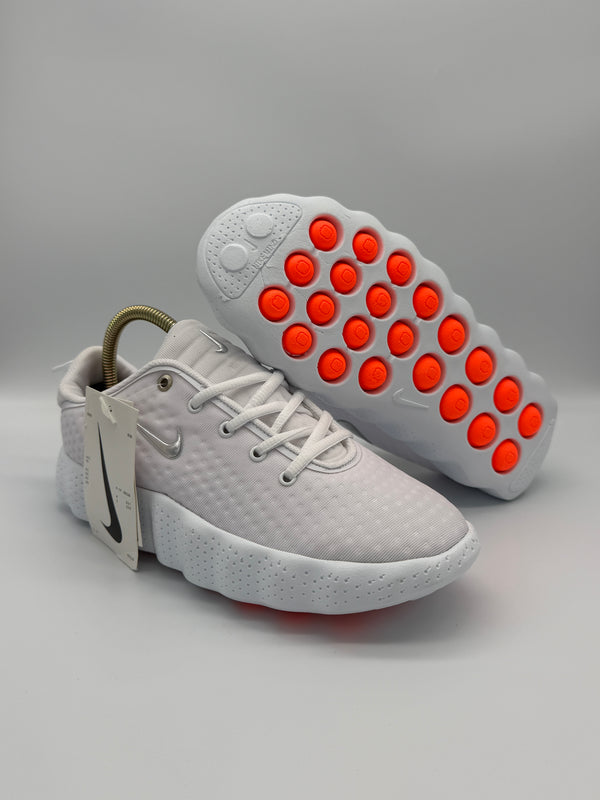 Маратонки Nike Mind 002 в бяло