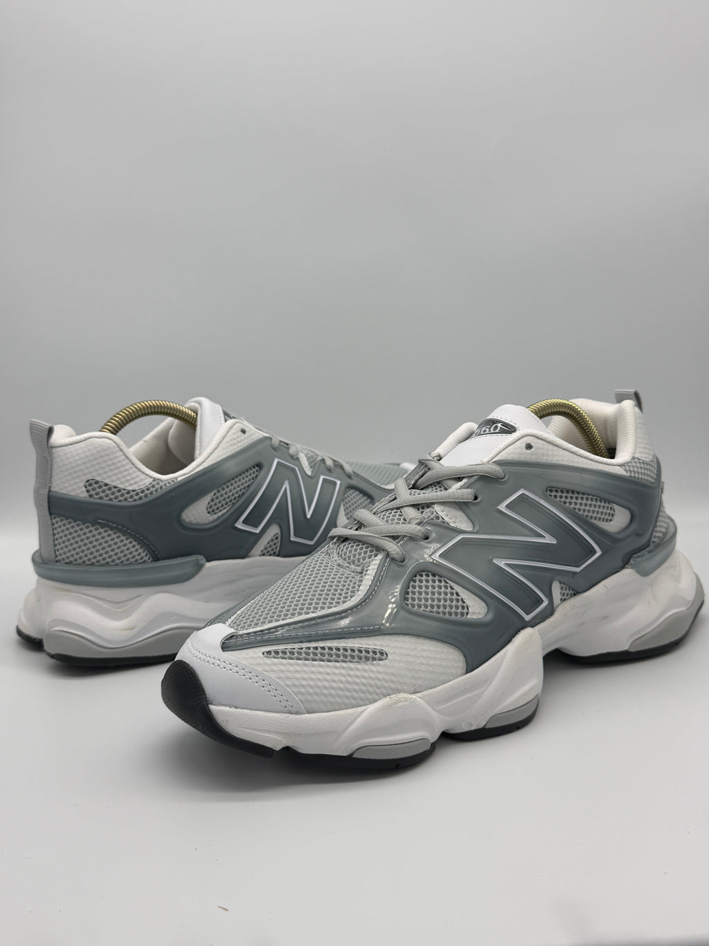 Мъжки маратонки New Balance 9060 в бяло и сиво