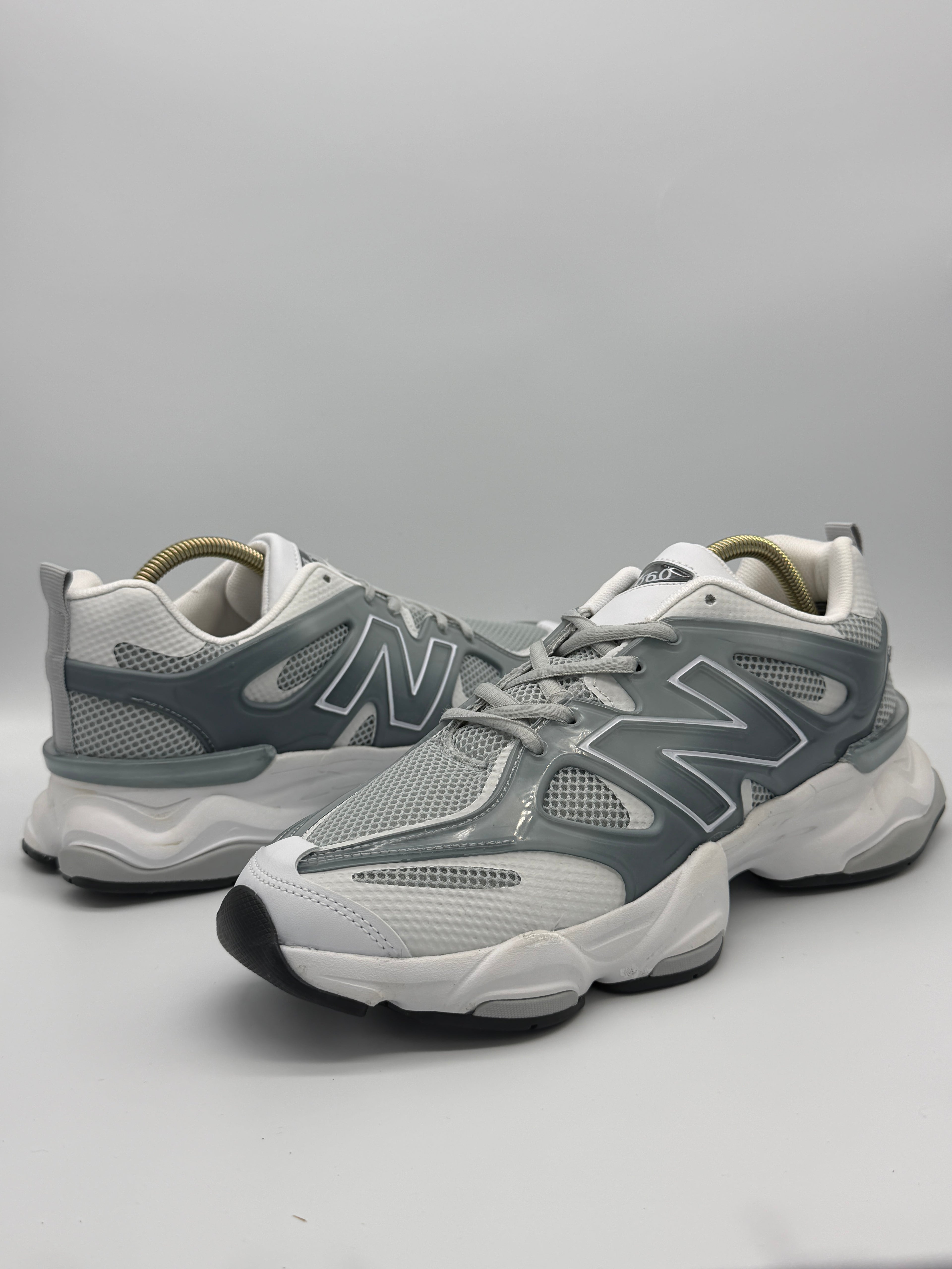 Мъжки маратонки New Balance 9060 в бяло и сиво