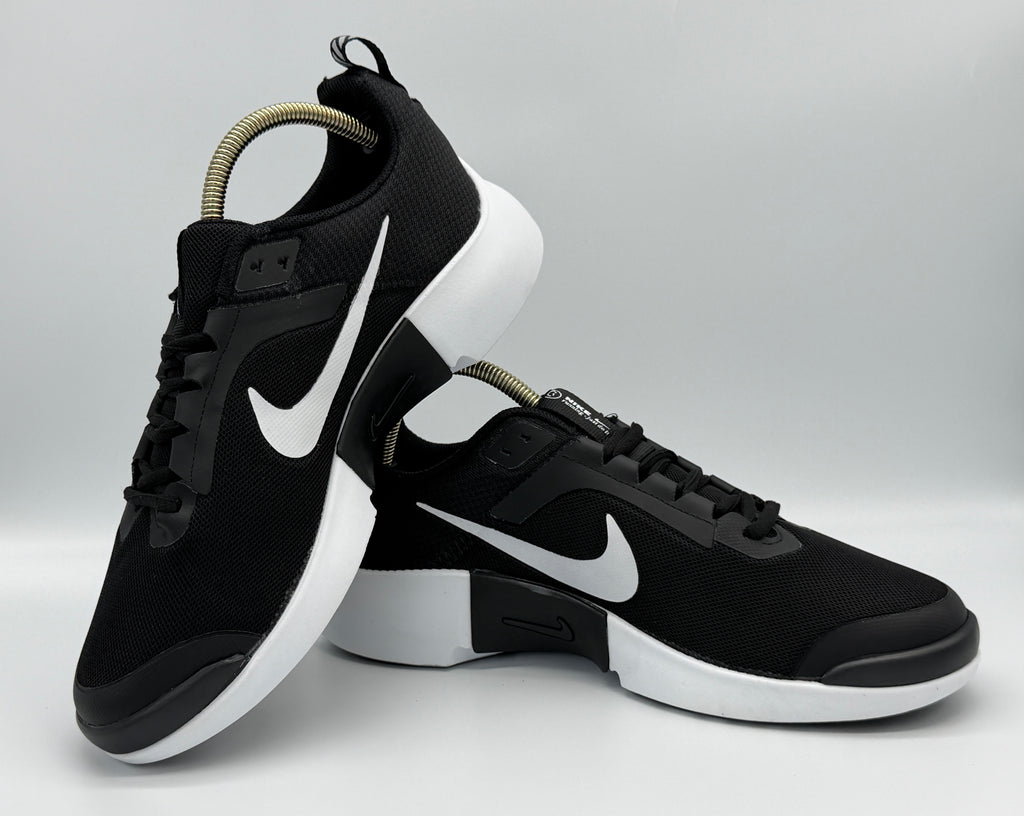 Мъжки маратонки Nike в черно с бяло лого