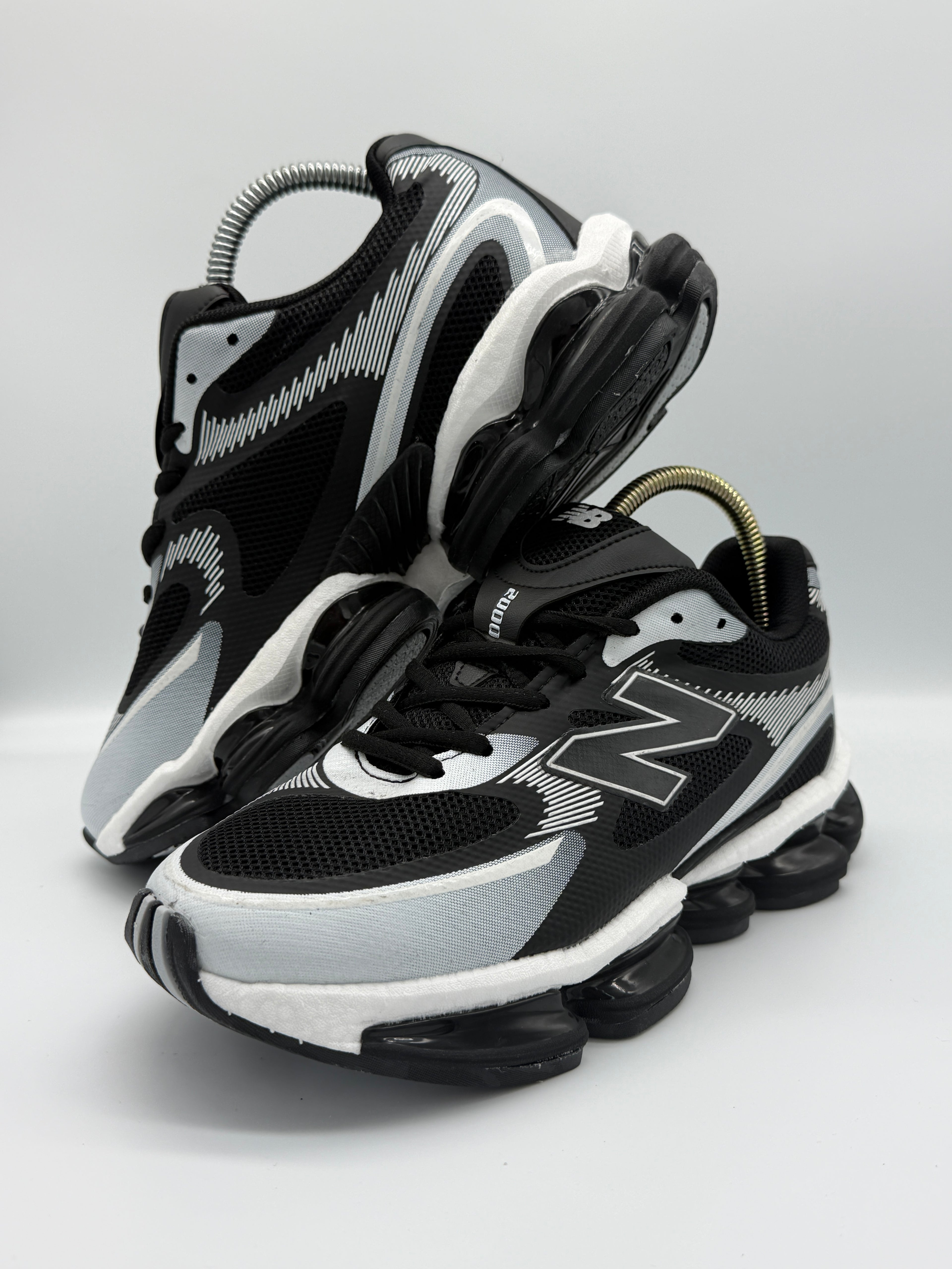 Мъжки маратонки New Balance 2000 в черно и бяло