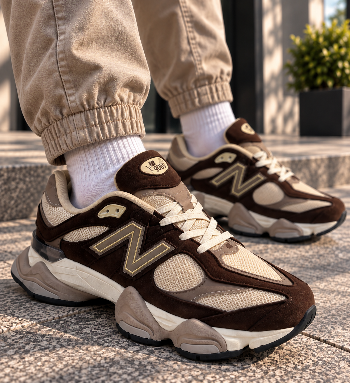 Маратонки New Balance 9060 в бежово и кафяво