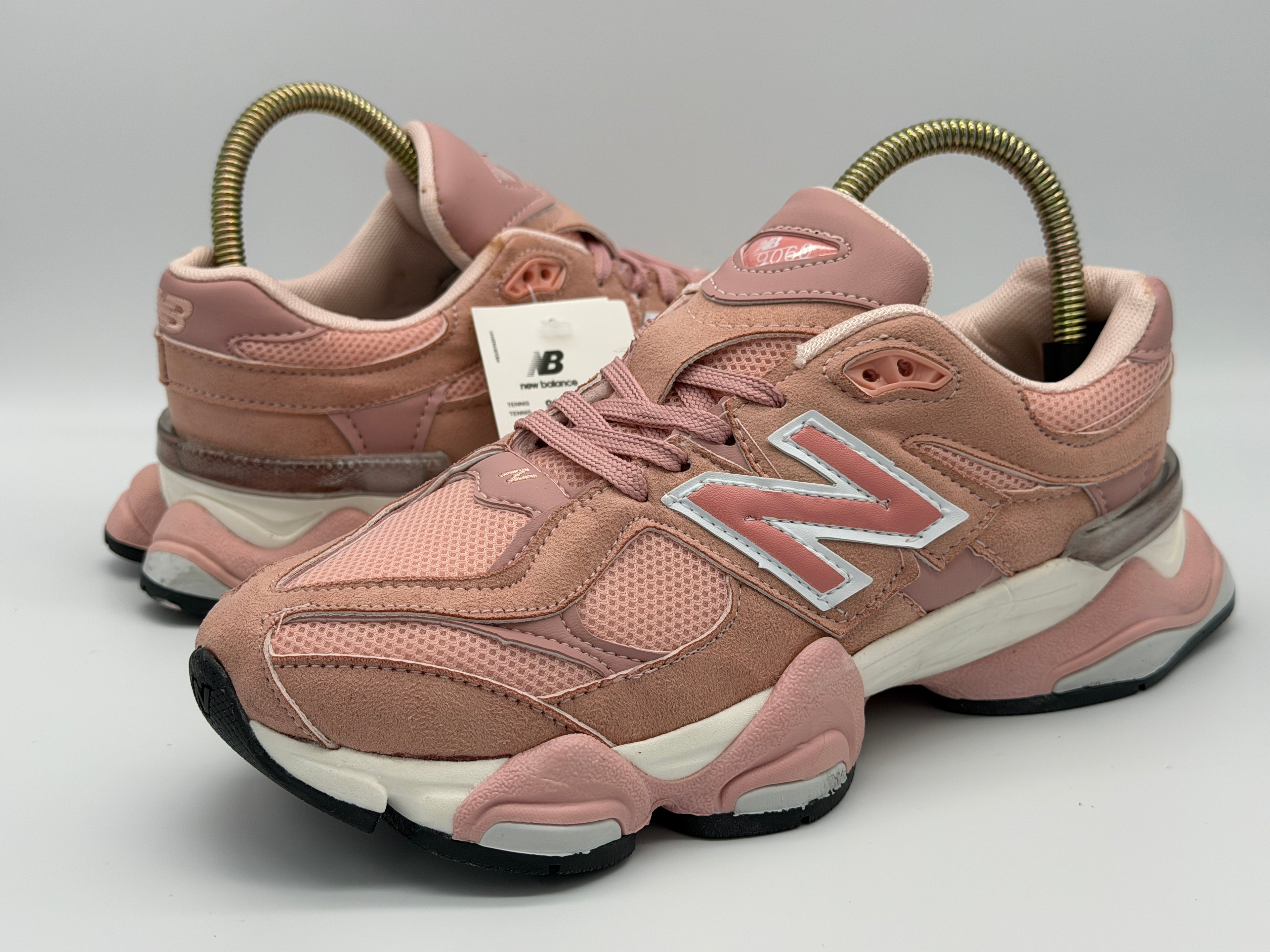 Дамски маратонки New Balance 9060 в розово