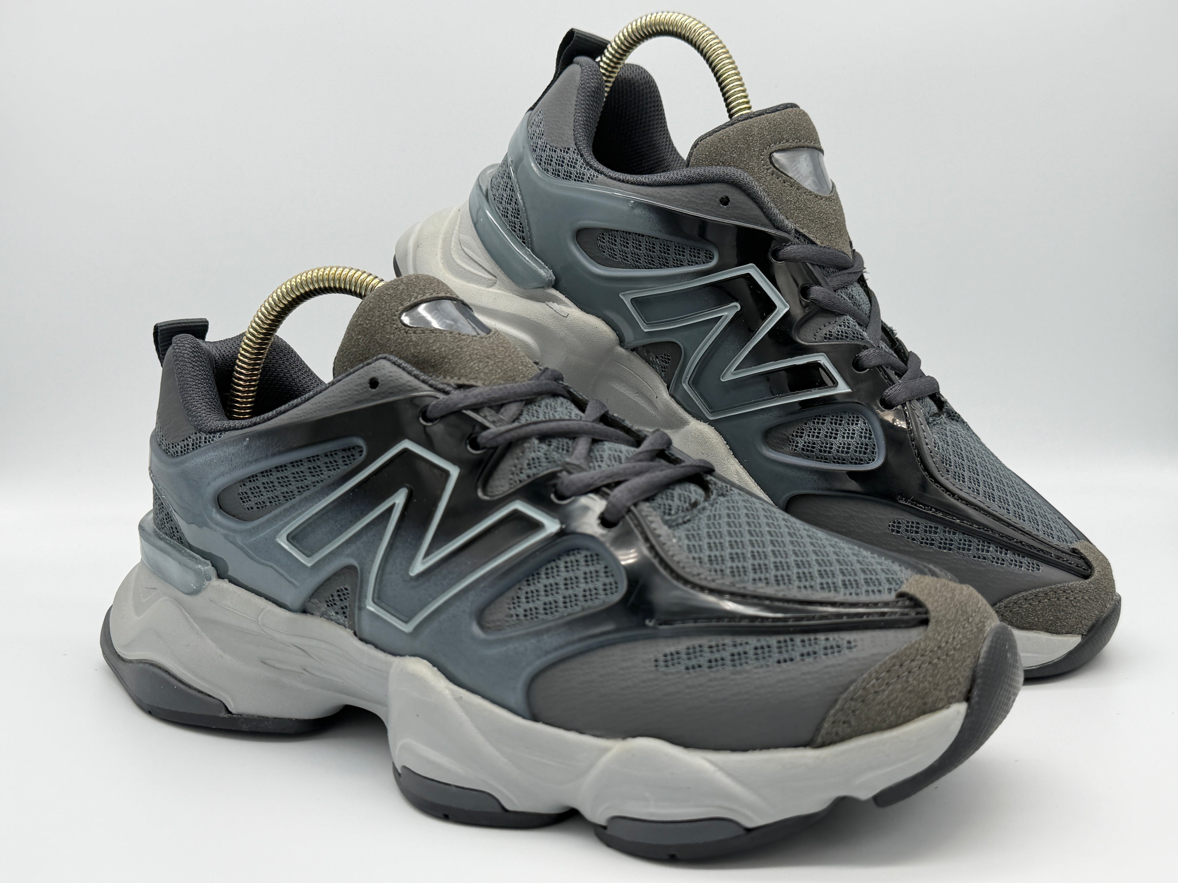 Мъжки маратонки New Balance 9060 в сиво и графит
