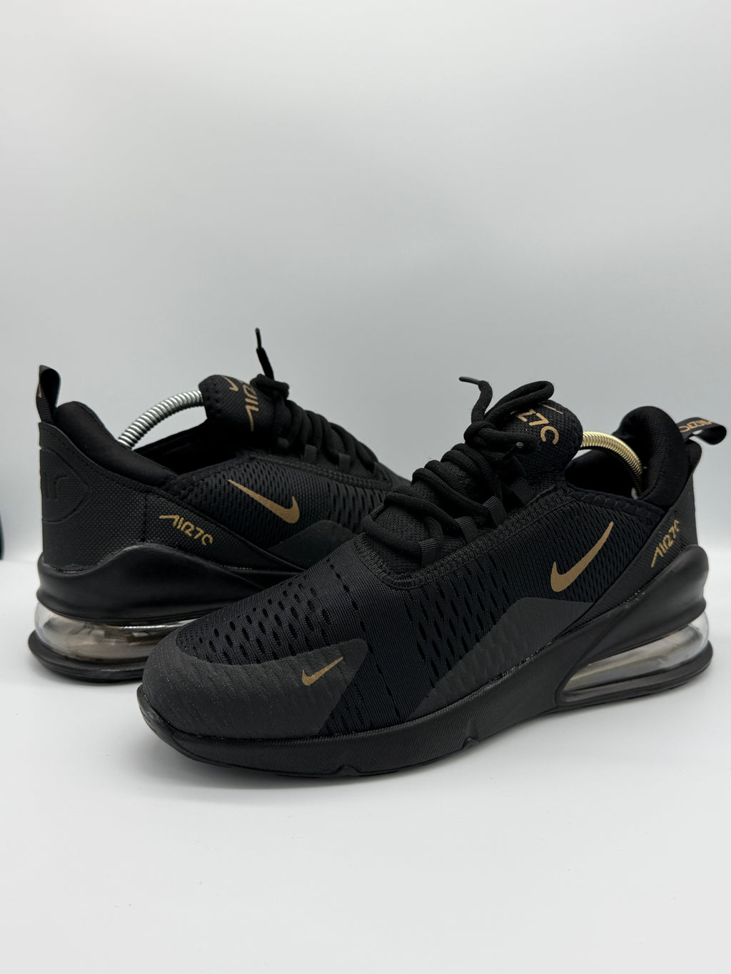 Мъжки маратонки Nike Air 270 в черно със златисти детайли