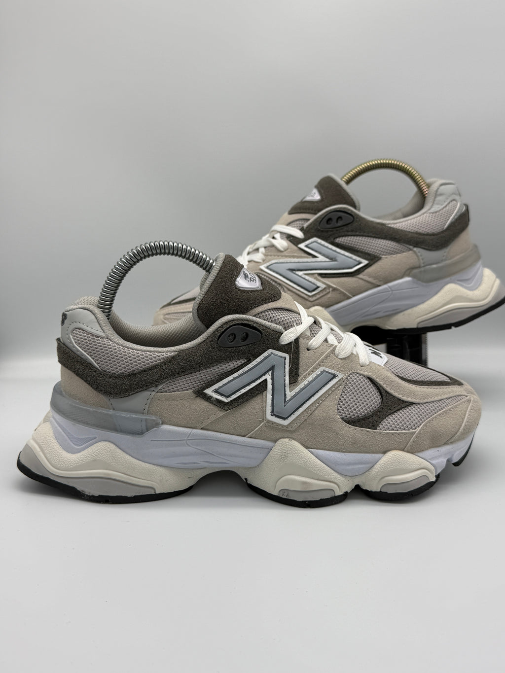 Мъжки маратонки New Balance 9060 в бежово и сиво