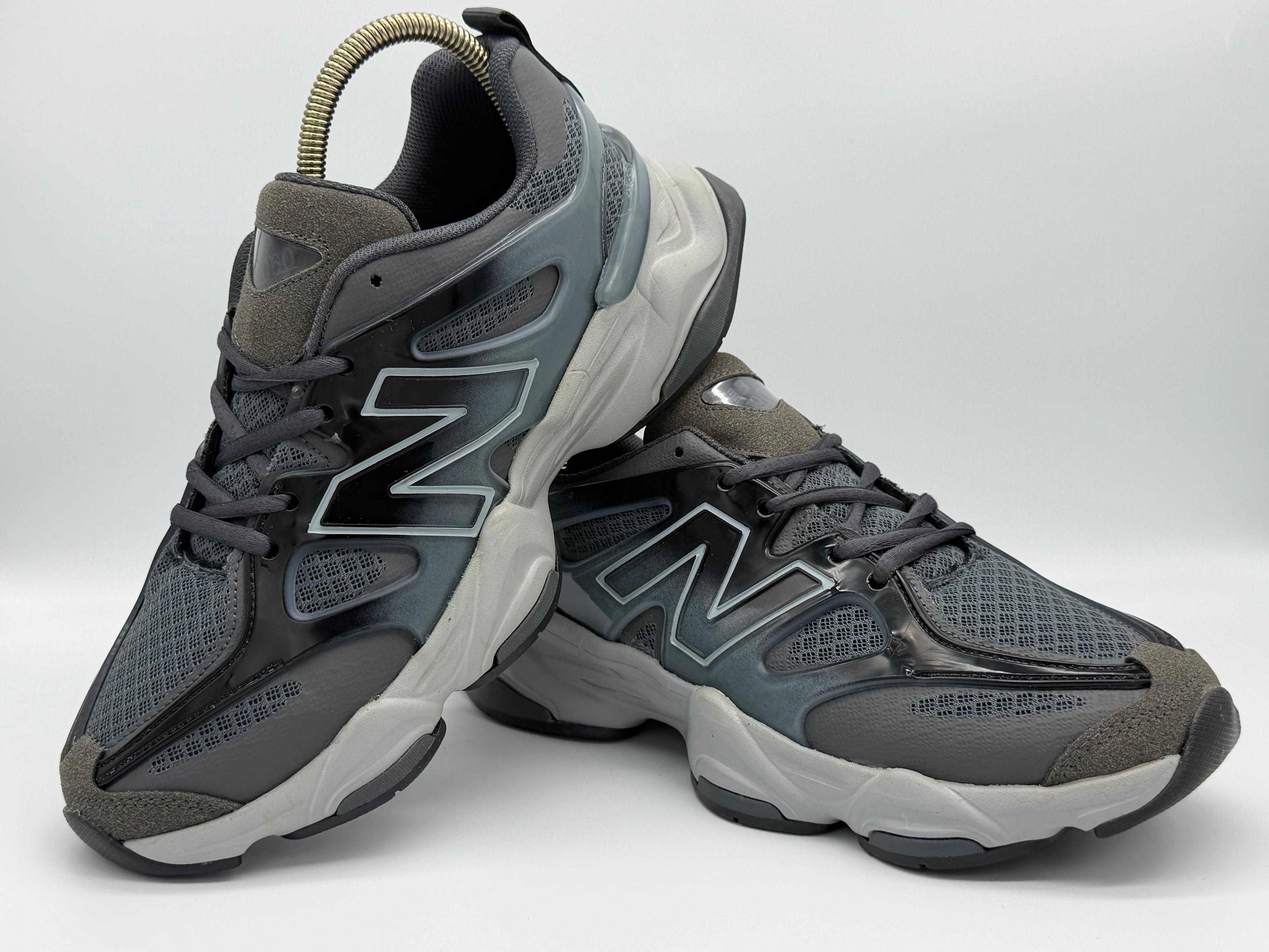 Мъжки маратонки New Balance 9060 в сиво и графит