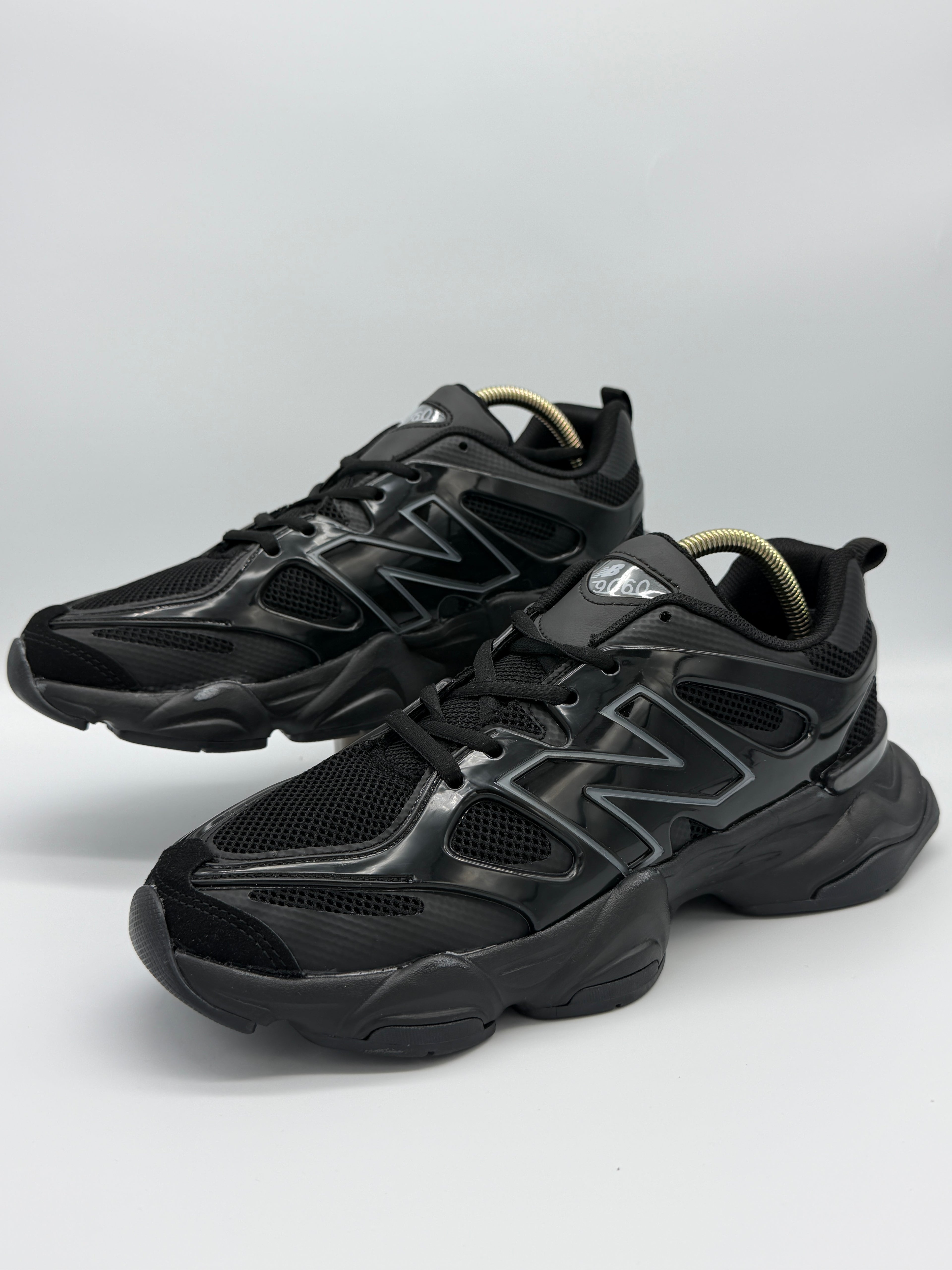 New Balance 9060 – емблематичен дизайн и комфорт през целия ден