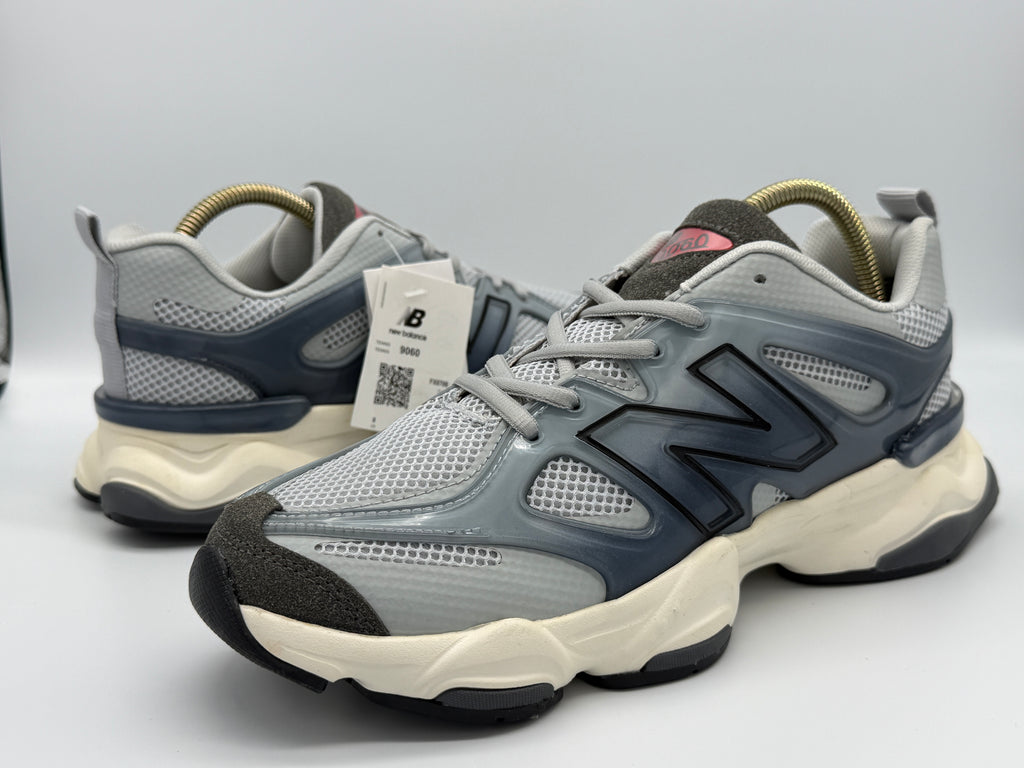 Маратонки New Balance в сиво, кремаво и тъмносиньо
