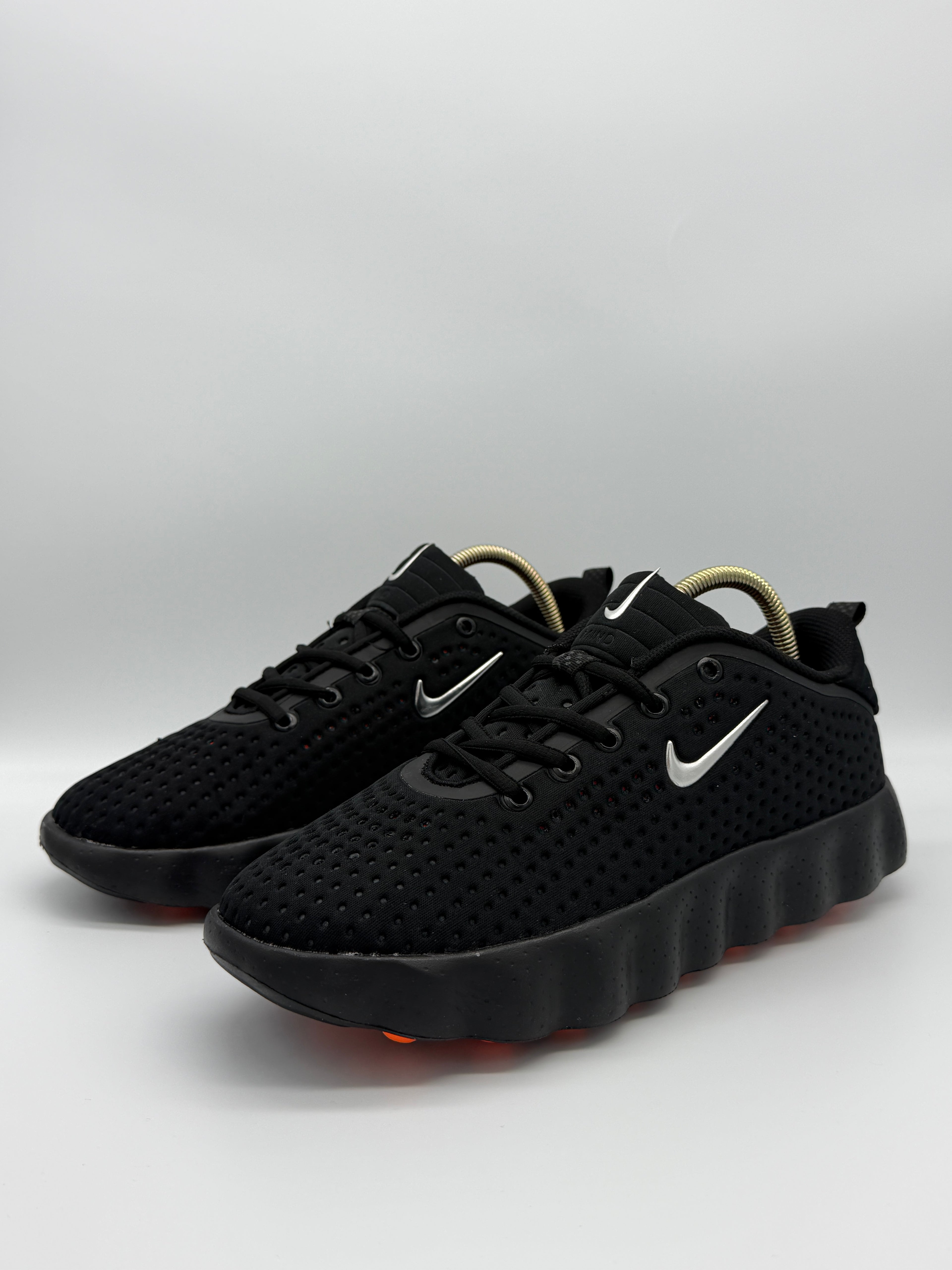 Маратонки Nike Mind 002 в черно