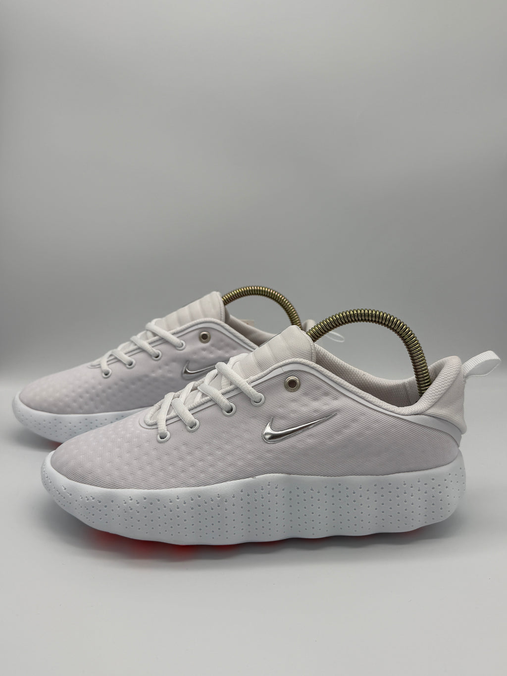 Маратонки Nike Mind 002 в бяло