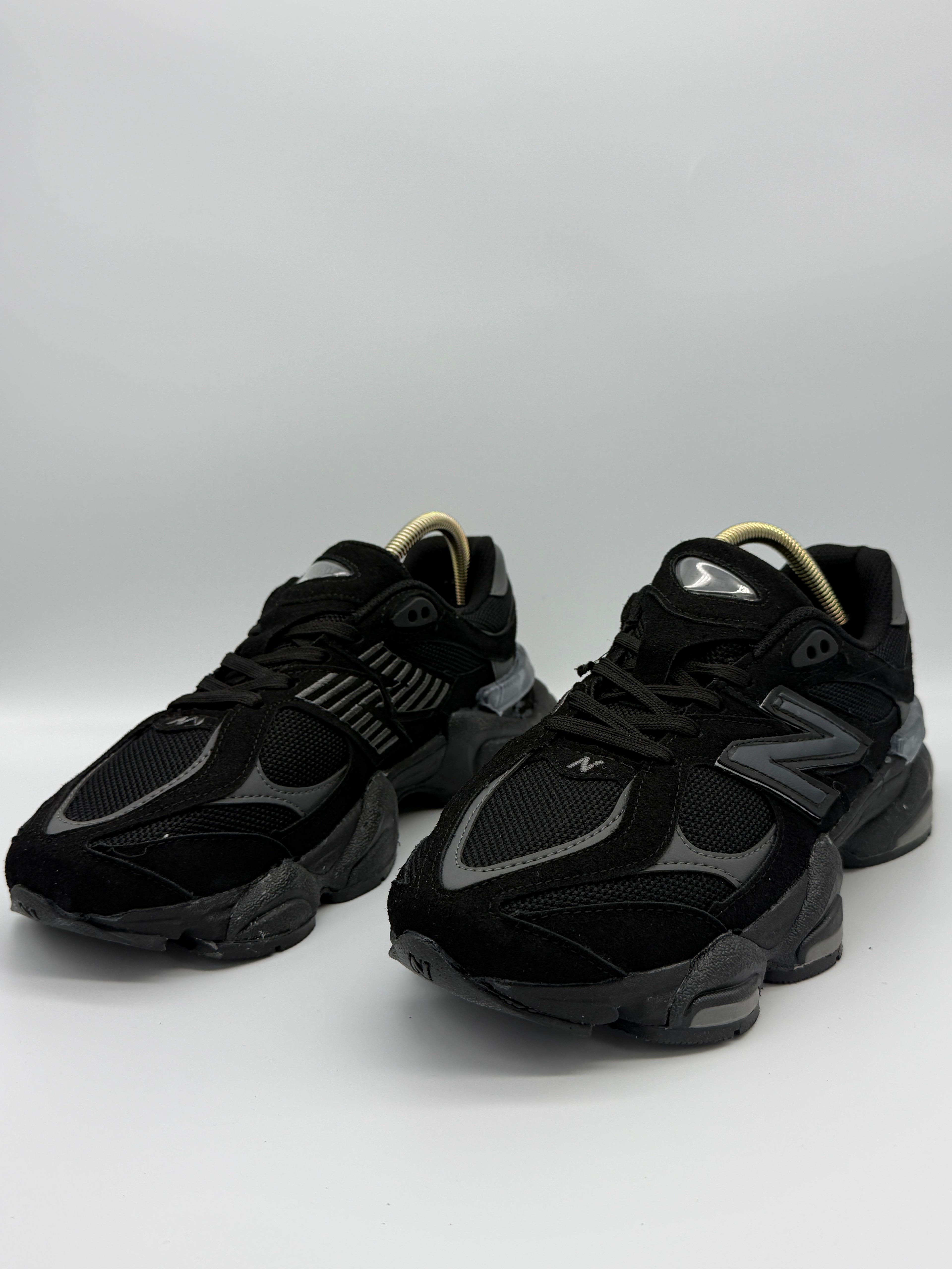 Мъжки маратонки New Balance 9060 в черно