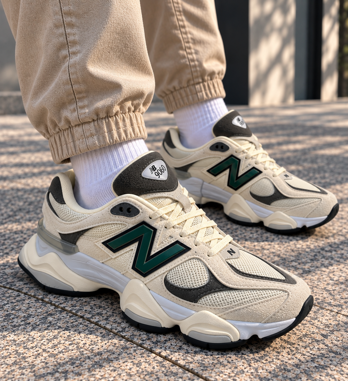 Маратонки New Balance 9060 в кремав цвят със зелено лого